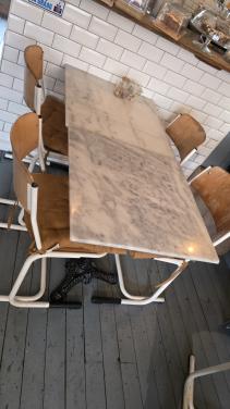 Tafels en stoelen
