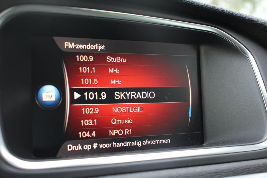 Volvo V40 1.5 t2 inscription aut. - leder - full led - navi - citycafety - 
