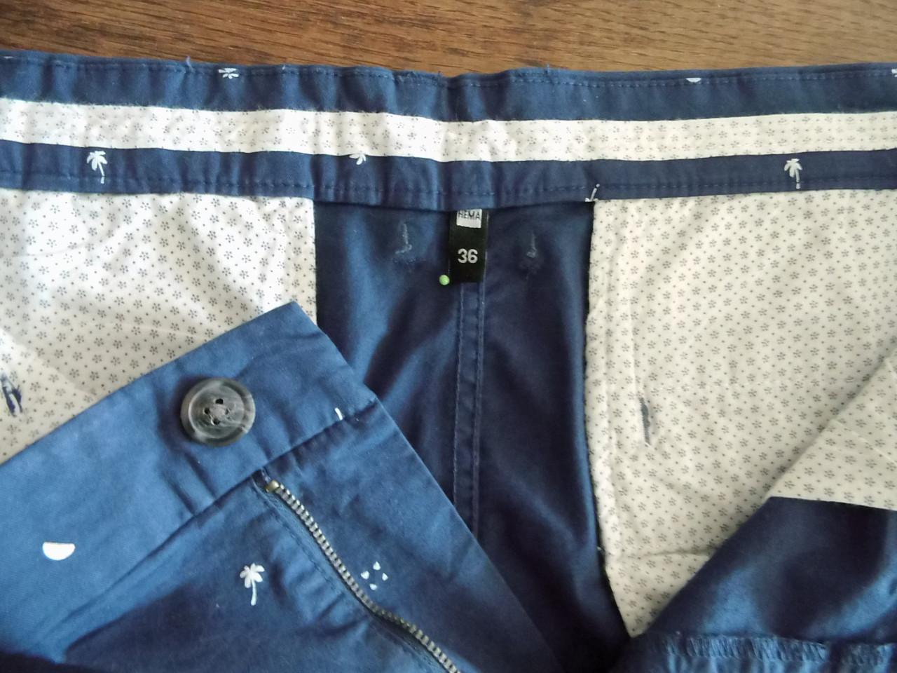 Korte broek maat 36.