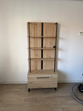 Moderne kast / vakkenkast met lade