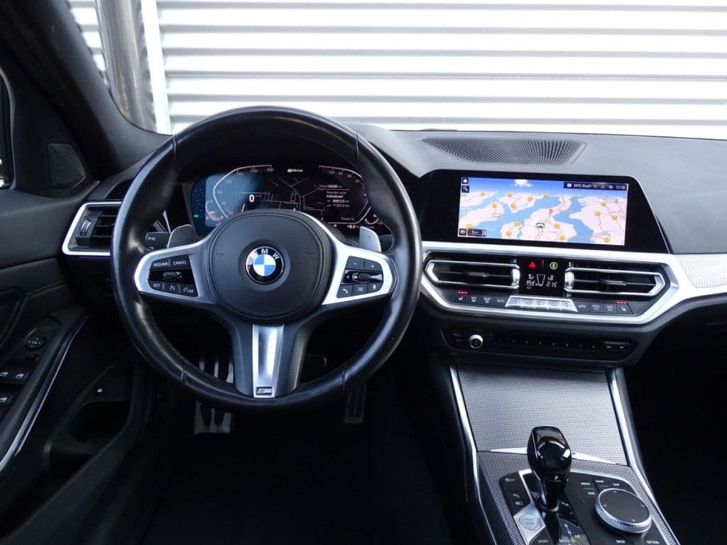 BMW 3-serie 330e edrive edition m-sportpakket | 18"