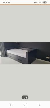 Zwart stoer eenpersoons bed