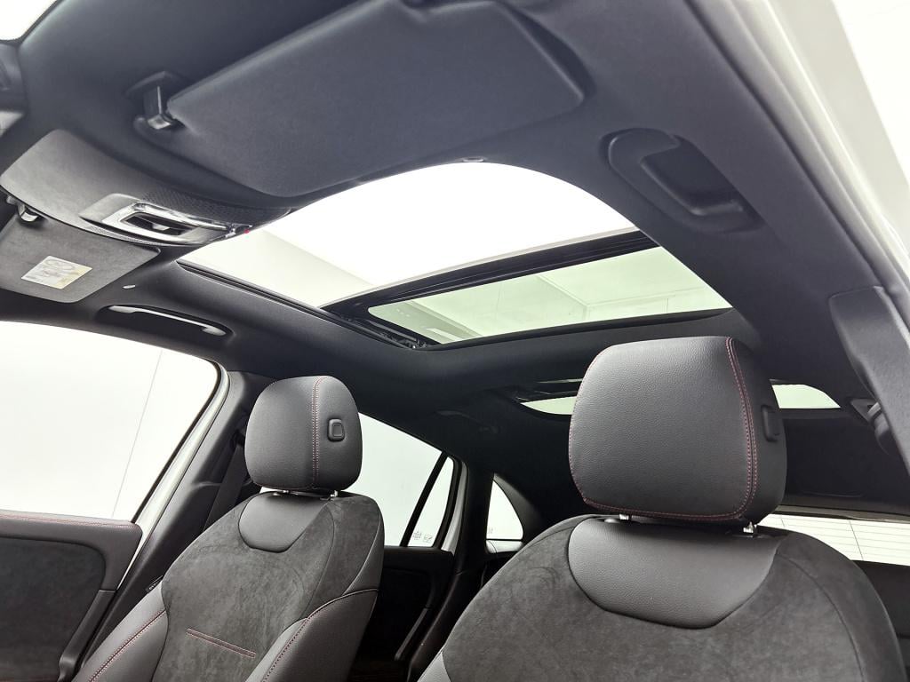 Mercedes-Benz Eqa 250+ business solution amg 71 kwh | trekhaak | nightpakke