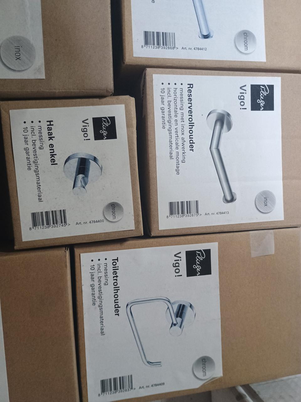 Plieger sanitair spullen  zie foto