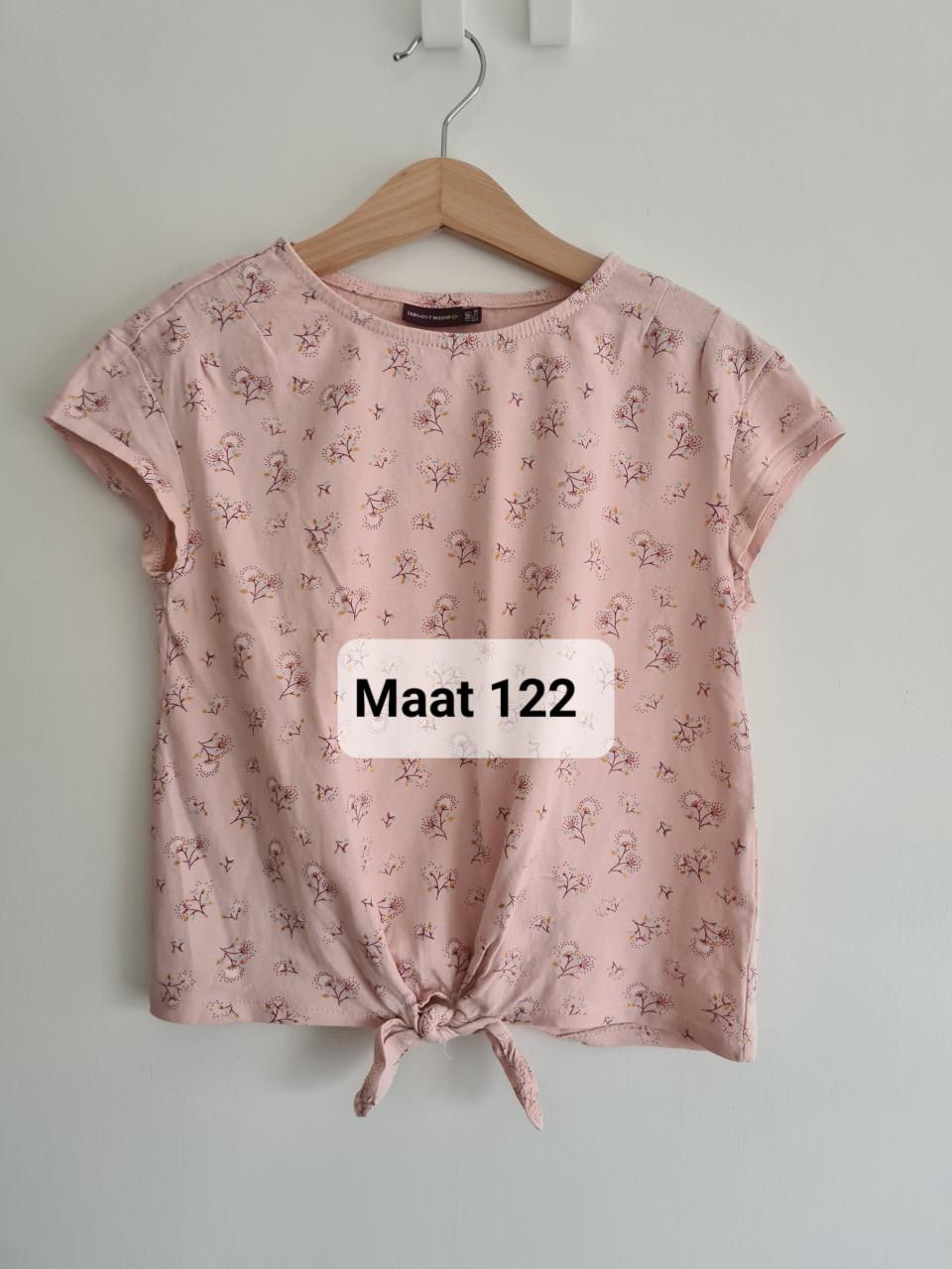 6 stuks T-shirts van Zara, Disney e.a Maat 122-128