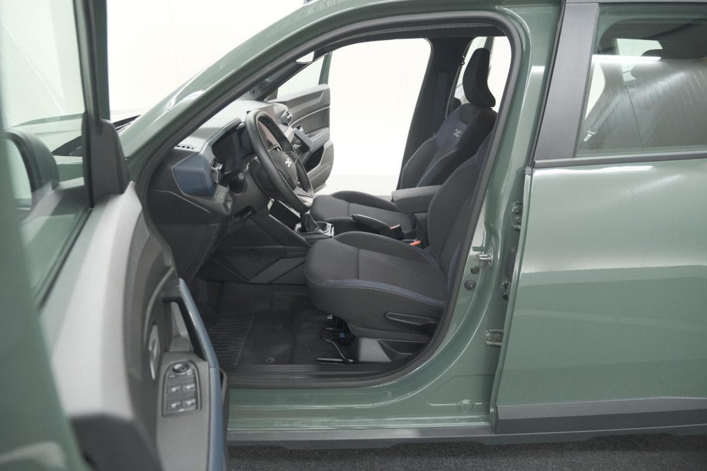 Dacia Duster mild hybrid 130 expression | camera | stoelverwarming | apple 