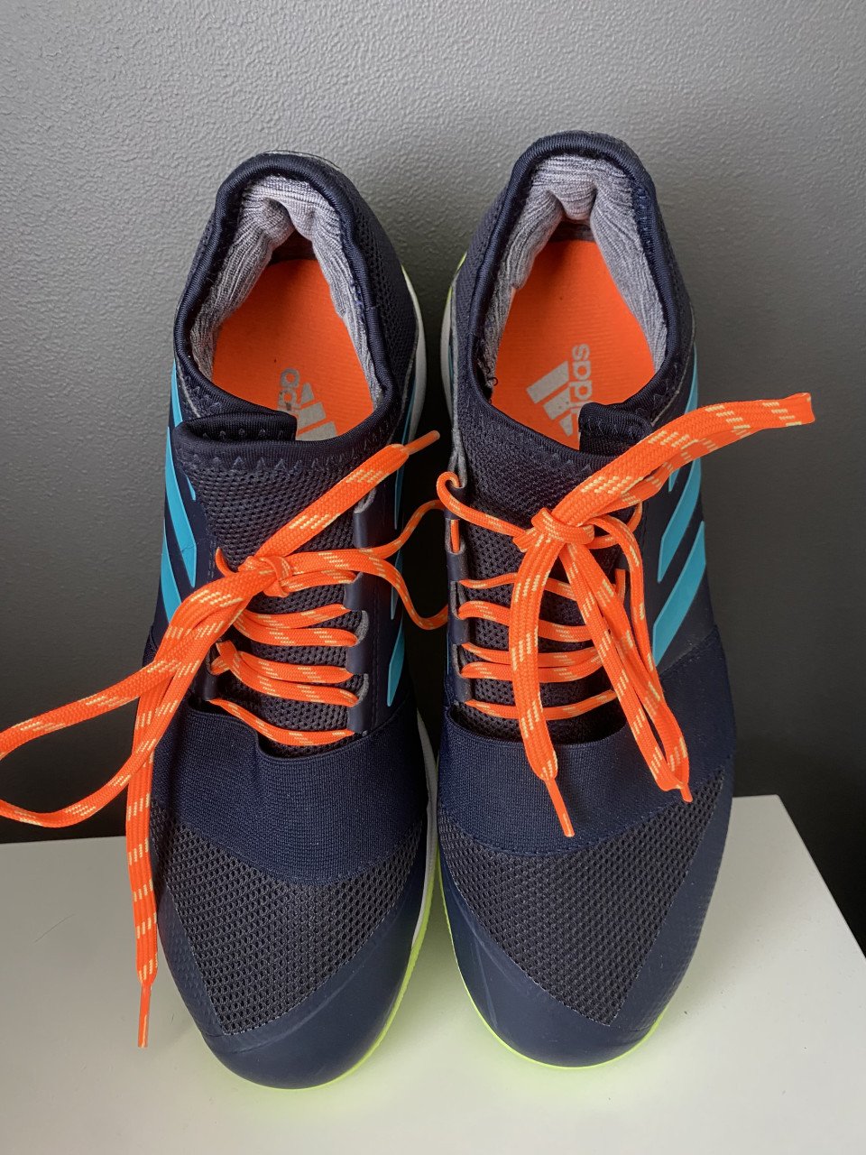 Hockey schoenen van het merk Adidas.