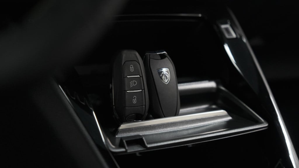 Peugeot 2008 puretech 130 eat8 gt | 360 camera | adaptieve cruise control |