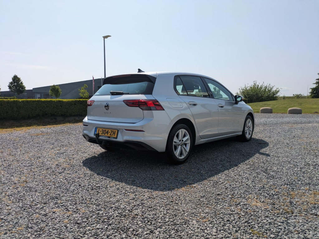 Volkswagen Golf 1.0 tsi life business | trekhaak | camera | carplay | acc |