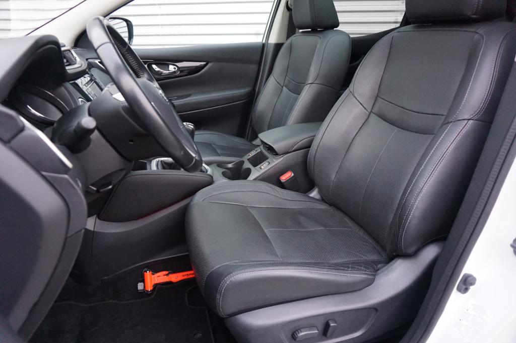 Nissan Qashqai 1.2 premier edition climate / navi / camera / dab / cruise /