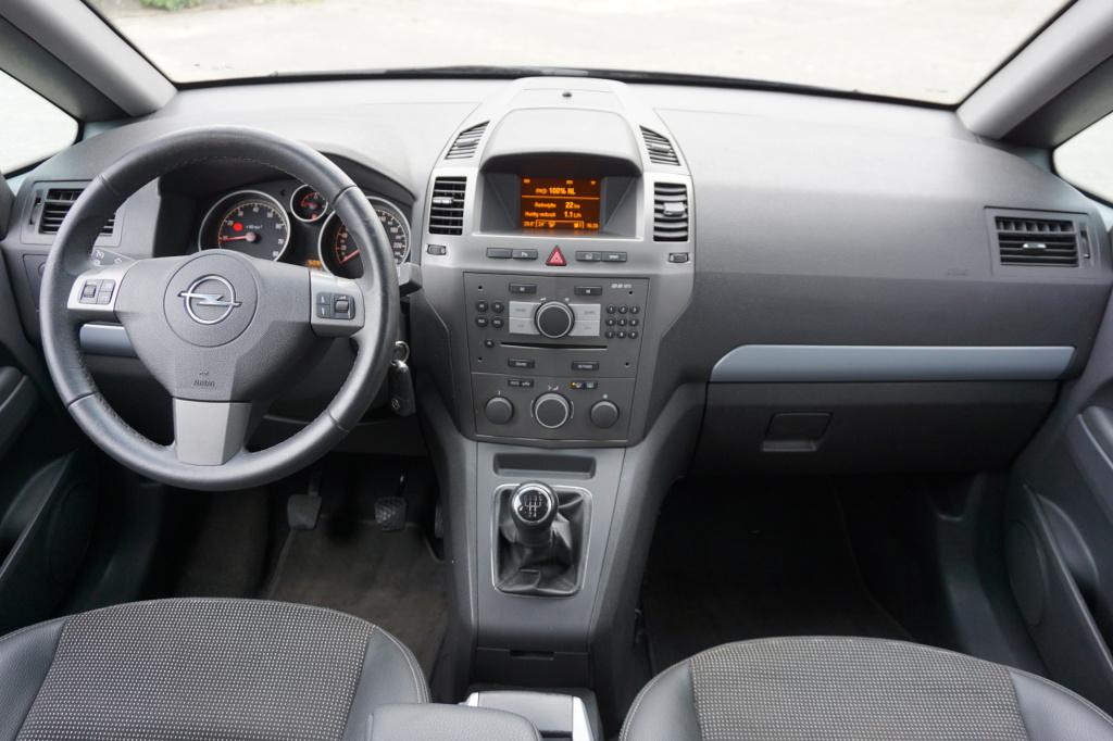 Opel Zafira 1.8 cosmo airco / cruise / elektr. ramen / parkeers. / trekhaak