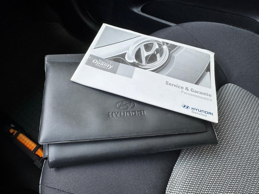 Hyundai I 10 1.1 active orange b.