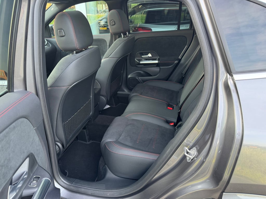 Mercedes-Benz Gla-klasse 250 e amg line automaat / panoramaschuifdak / face