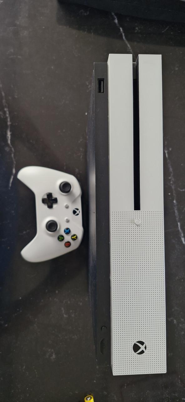 Xbox One S 1TB met 1 controller