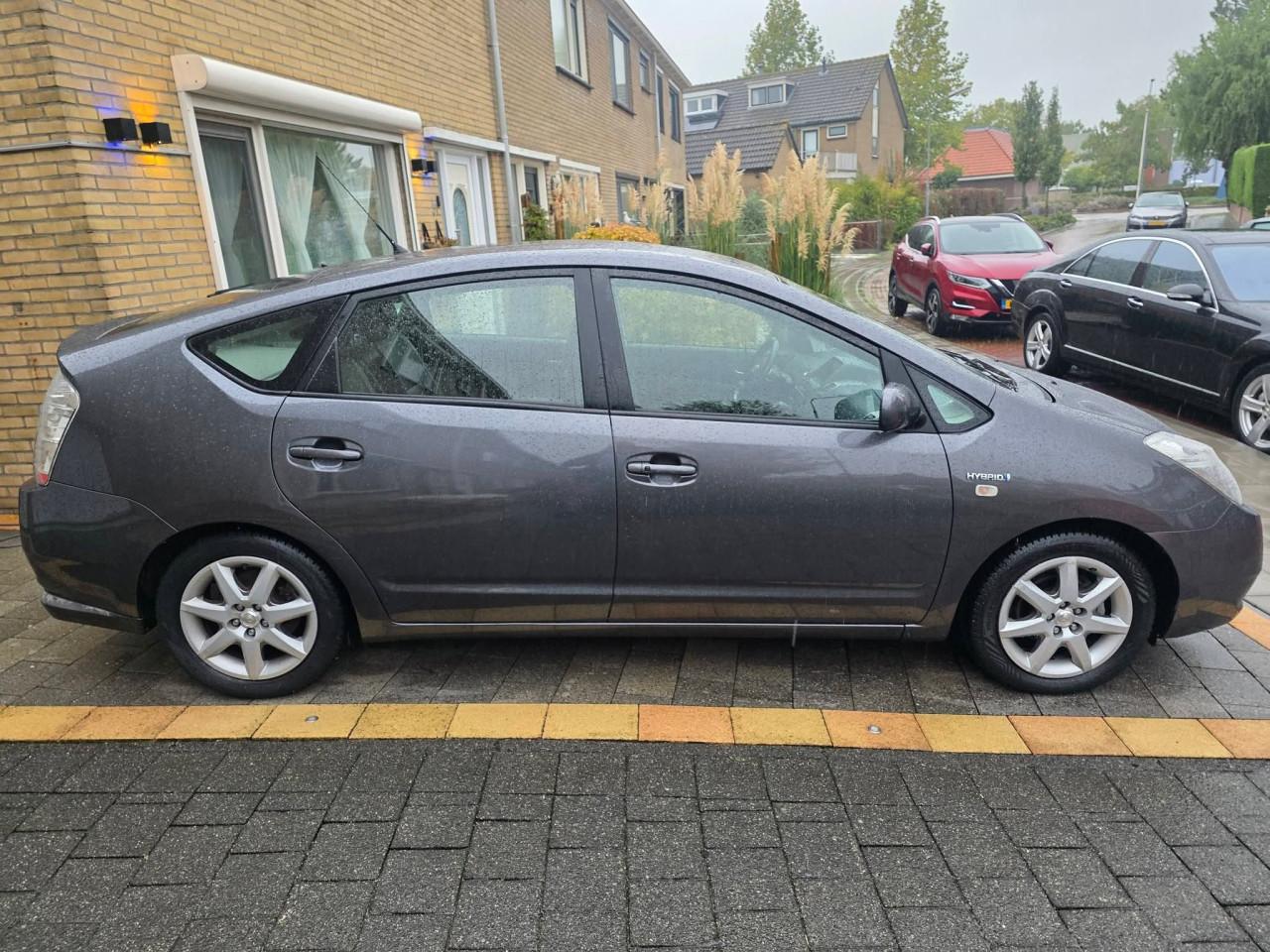 Tekoop zeer mooie Toyota Prius 1.5 Business Edition Automaat