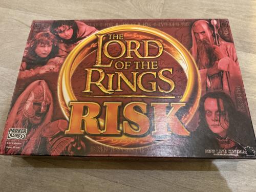 RISK Lord of the rings De strijd om de macht over Midden-Aarde  2-4 spelers
