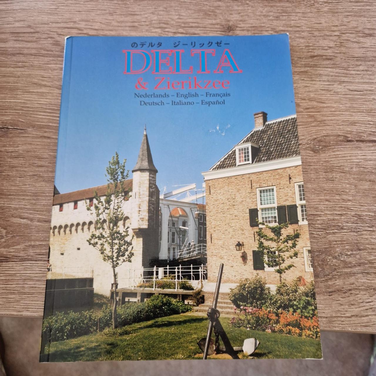 Verzameling boeken over schouwen-duiveland en Zeeland