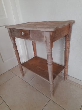 Antiek side table  41 x 65 x 75H