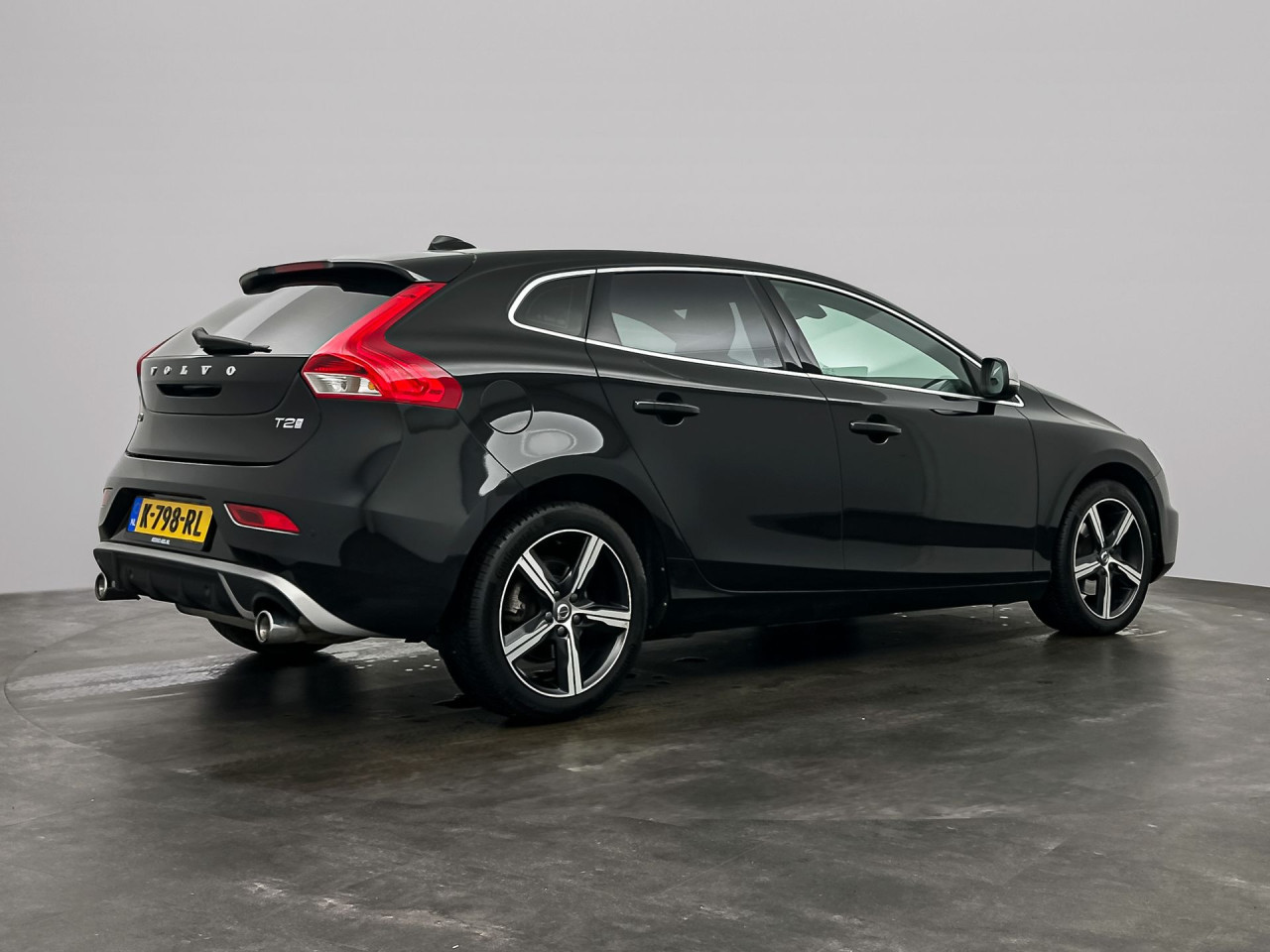 Volvo V40 2.0 T2 R-Design