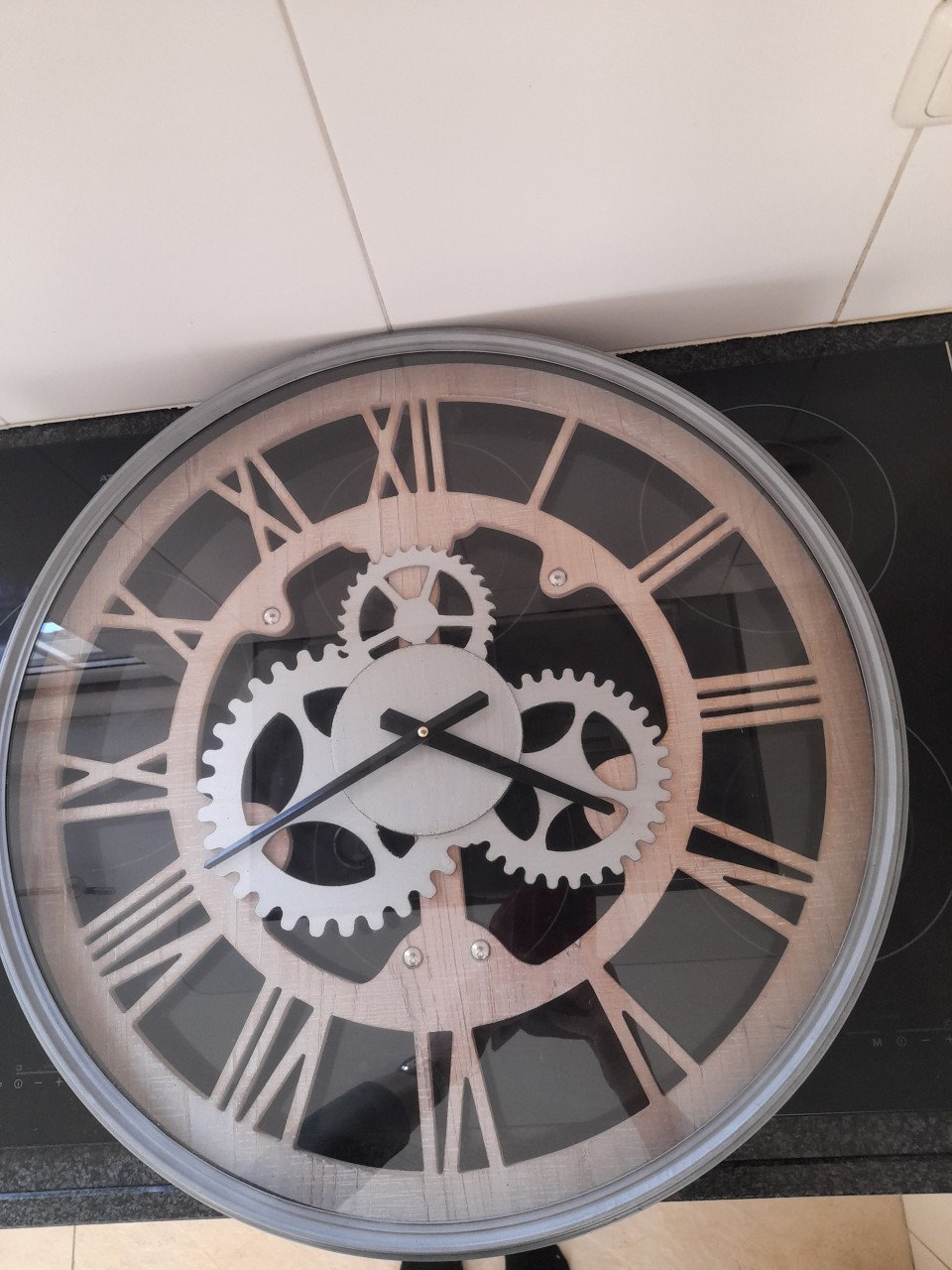 Prachtige grote klok (werkt naar behoren) in goede nette staat ! 60cm