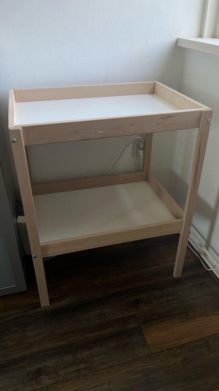 Ikea commode sniglar