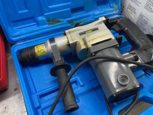 HILTI / BOOR & BREEKHAMER