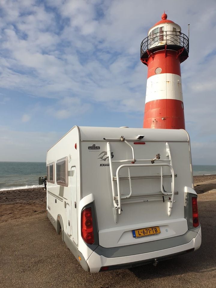 Te huur ruime knaus camper