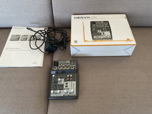 Behringer XENYX 502 mixer met Mic pre-amp and Engels EQ  z.g.a.n