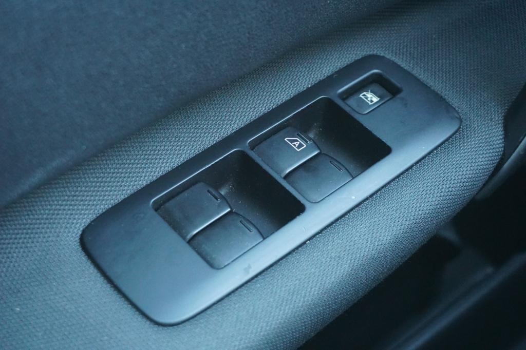 Nissan Qashqai 2.0 acenta airco / cruise / elektr. ramen / parkeers. / trek