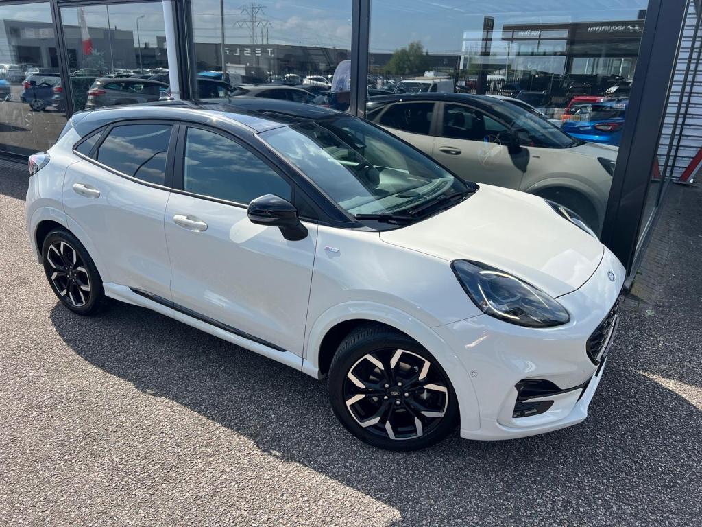Ford Puma 1.0i ecoboost hybrid 125pk st-line x , voorruitverwarming , stuur