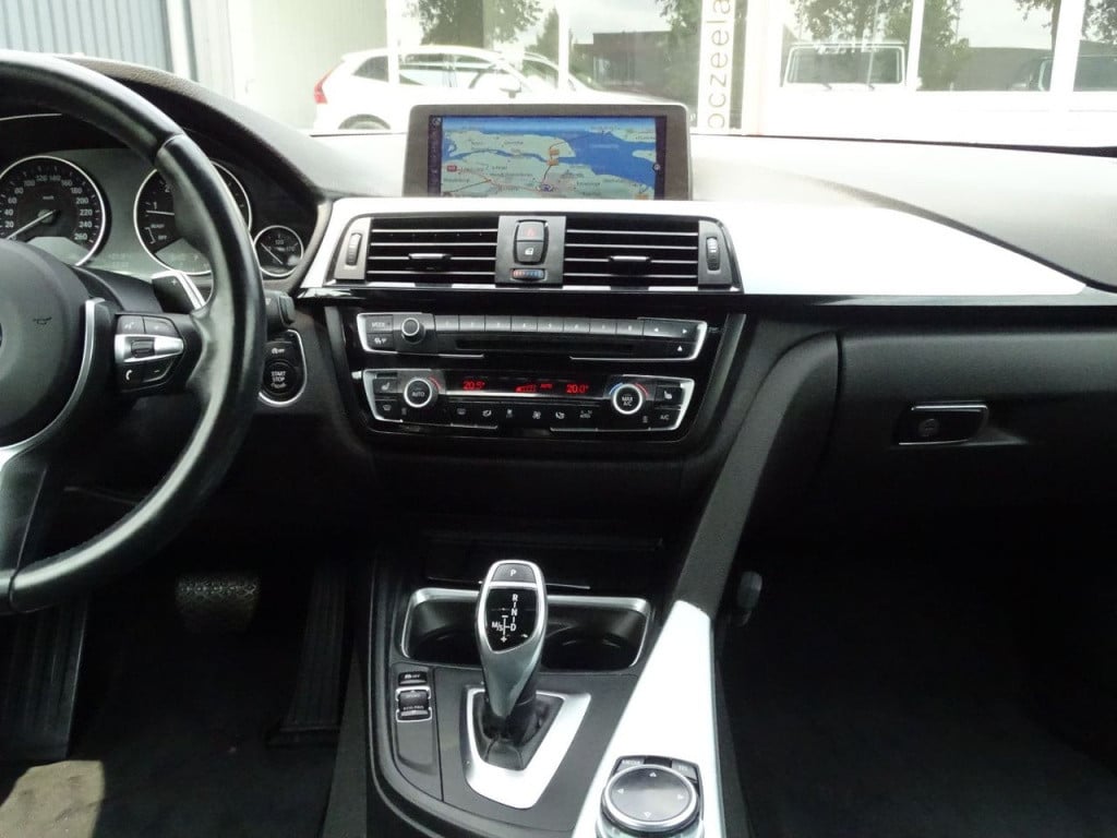 BMW 4 Serie coupé 428i high executive