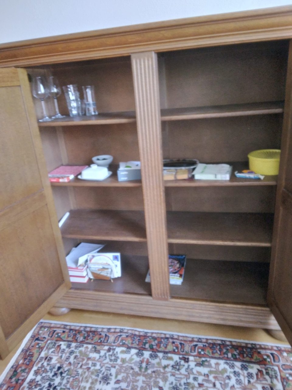 Eikenhouten kast