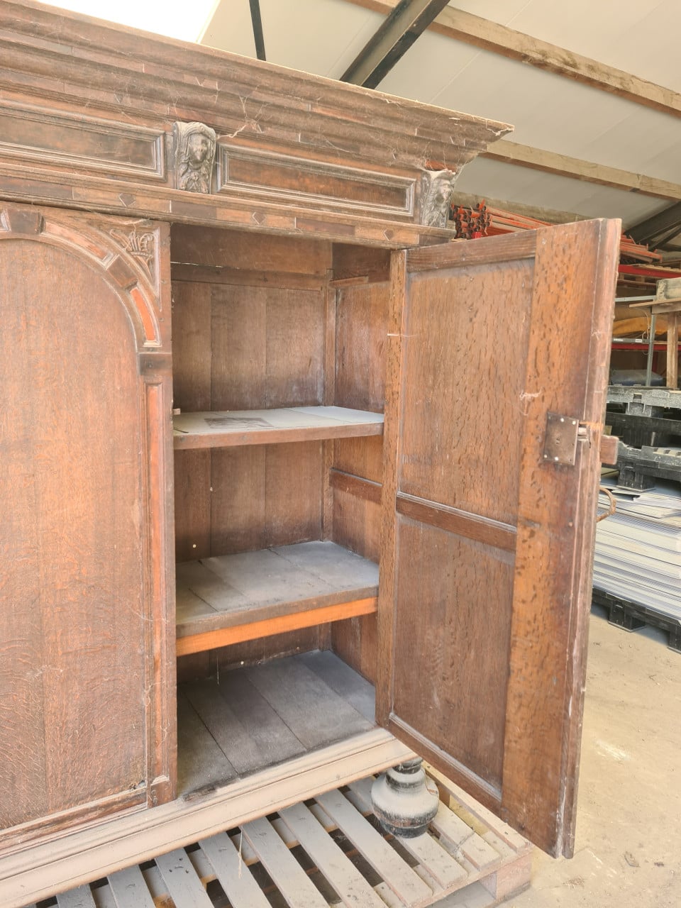 Antieke kast Utrechtse Toogkast Poortkast