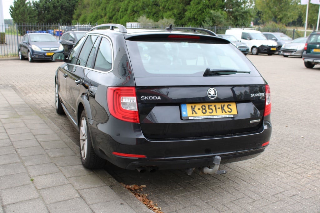 Skoda Superb combi 1.6 tdi champs elys.