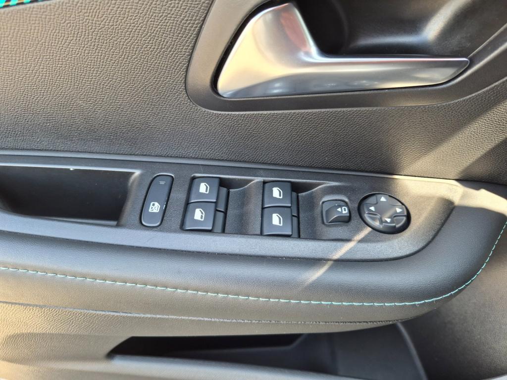 Peugeot 208 1.2 puretech blue lease allure 3d teller