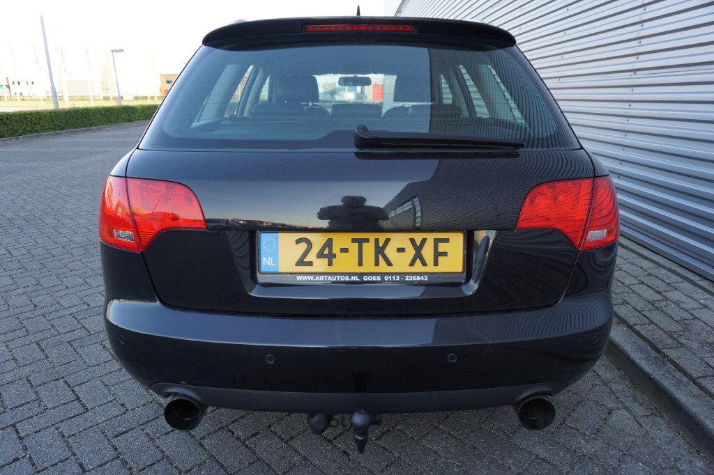 Audi A4 avant 3.2 fsi quattro pro line airco / cruise / navi / trekhaak / p