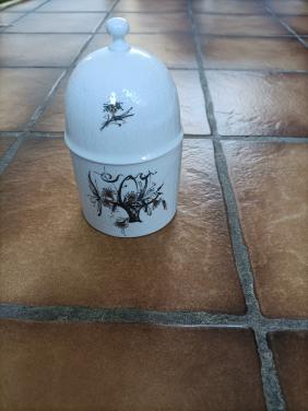 Bonboniere: Rosenthal Porcelain Lidded Pot, Studio Linie.
