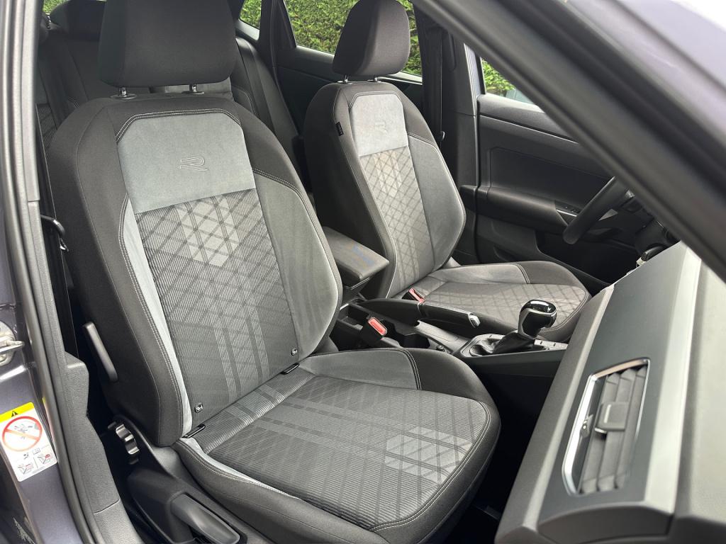 Volkswagen Polo 1.0 tsi dsg r-line 110pk | adapt. cruise | iq light | 17 in