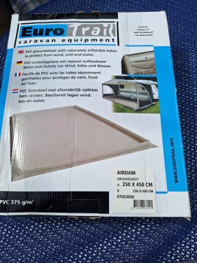 Opblaasbaar  grondzeil