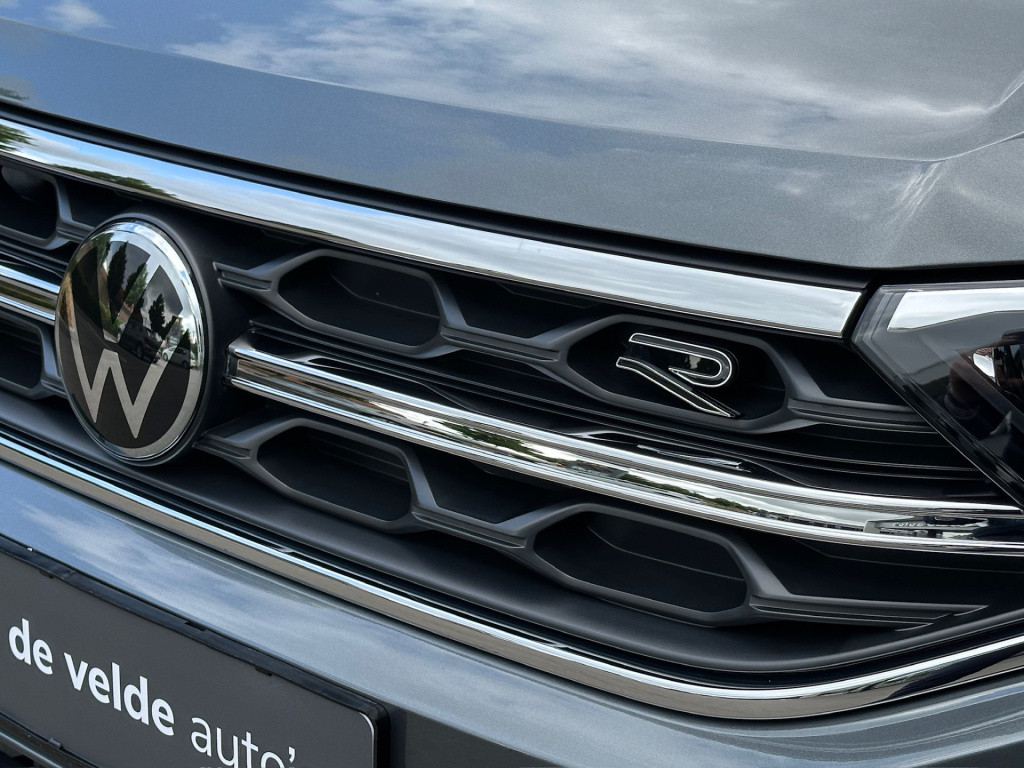 Volkswagen T-roc 1.5 tsi 150pk r-line | navi | camera | ergo stoel | alcant