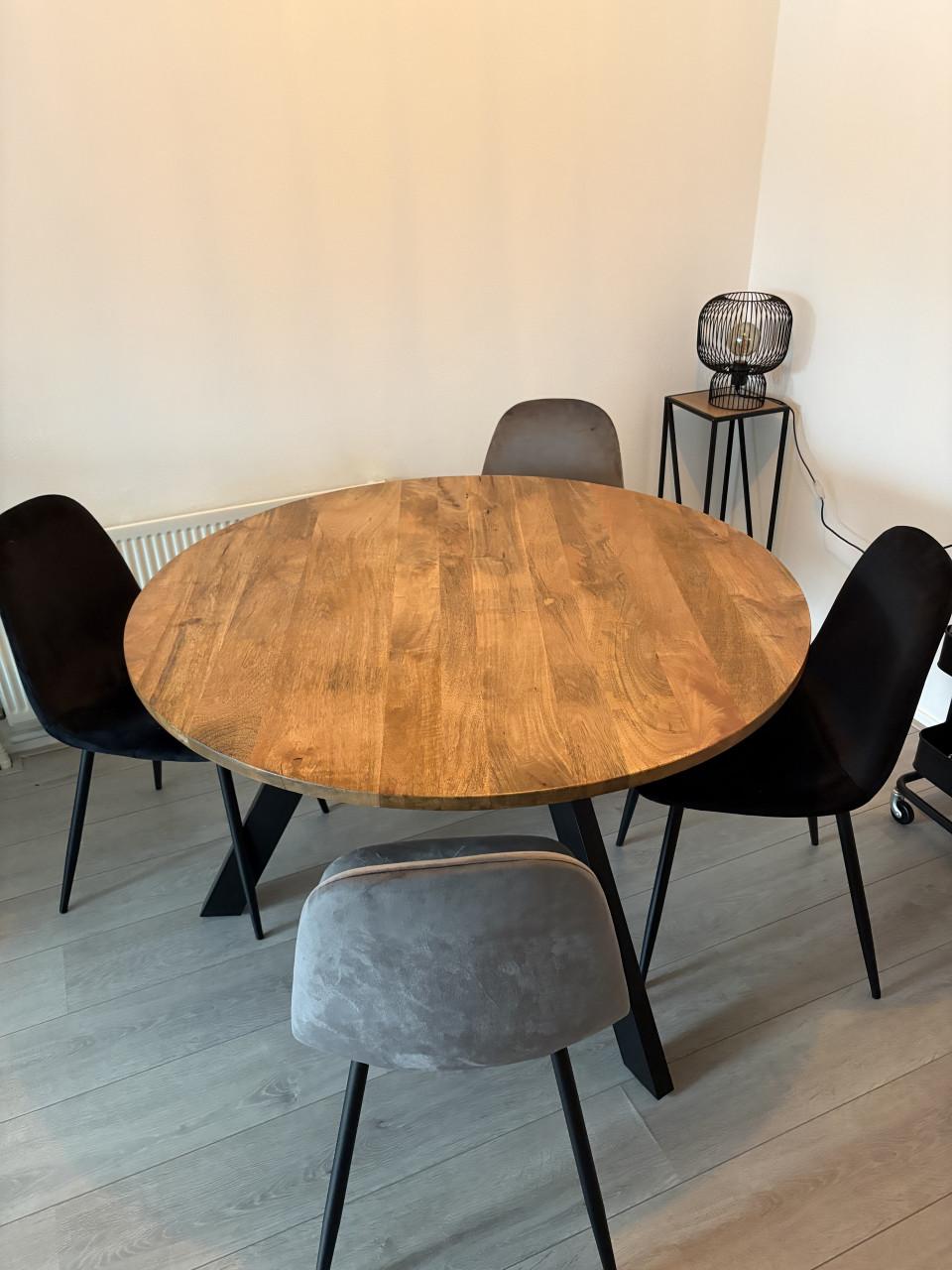 Ronde eettafel 120 cm + 4 stoelen | Zo goed als nieuw