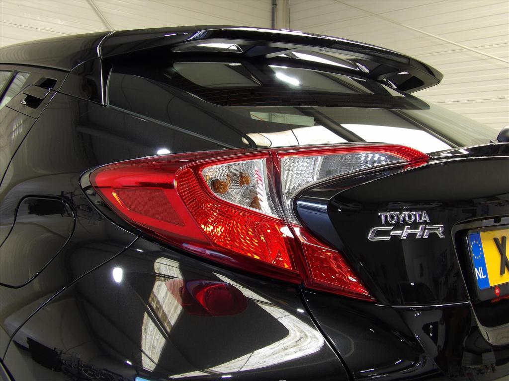 Toyota C-hr 1.8 hybrid 122pk cvt dynamic