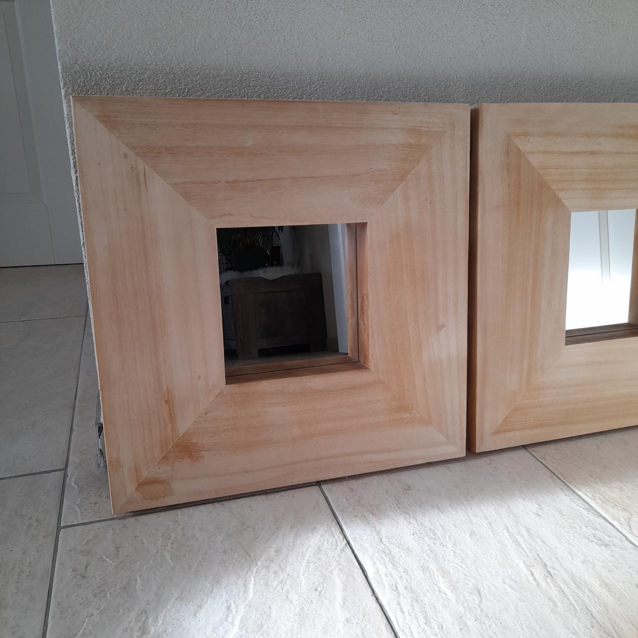 2 SUPER leuke spiegels ( in goede nette staat ) 50 x 50 x 5