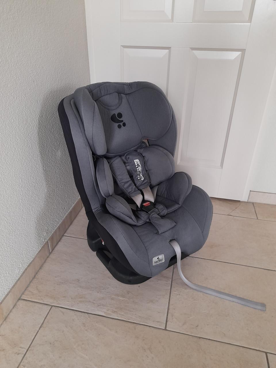 Lorelli autostoel geschikt van 0 tot 4 jaar (in goede nette staat)