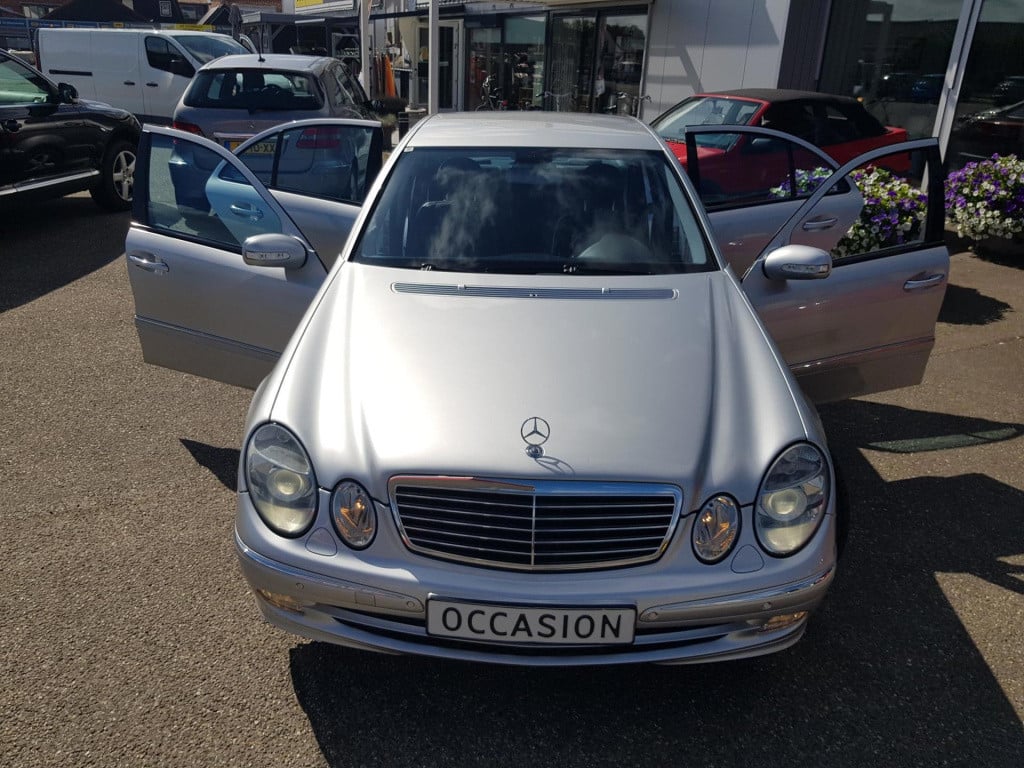 Mercedes-Benz E-Klasse 240 2,6b avantgarde automaat
