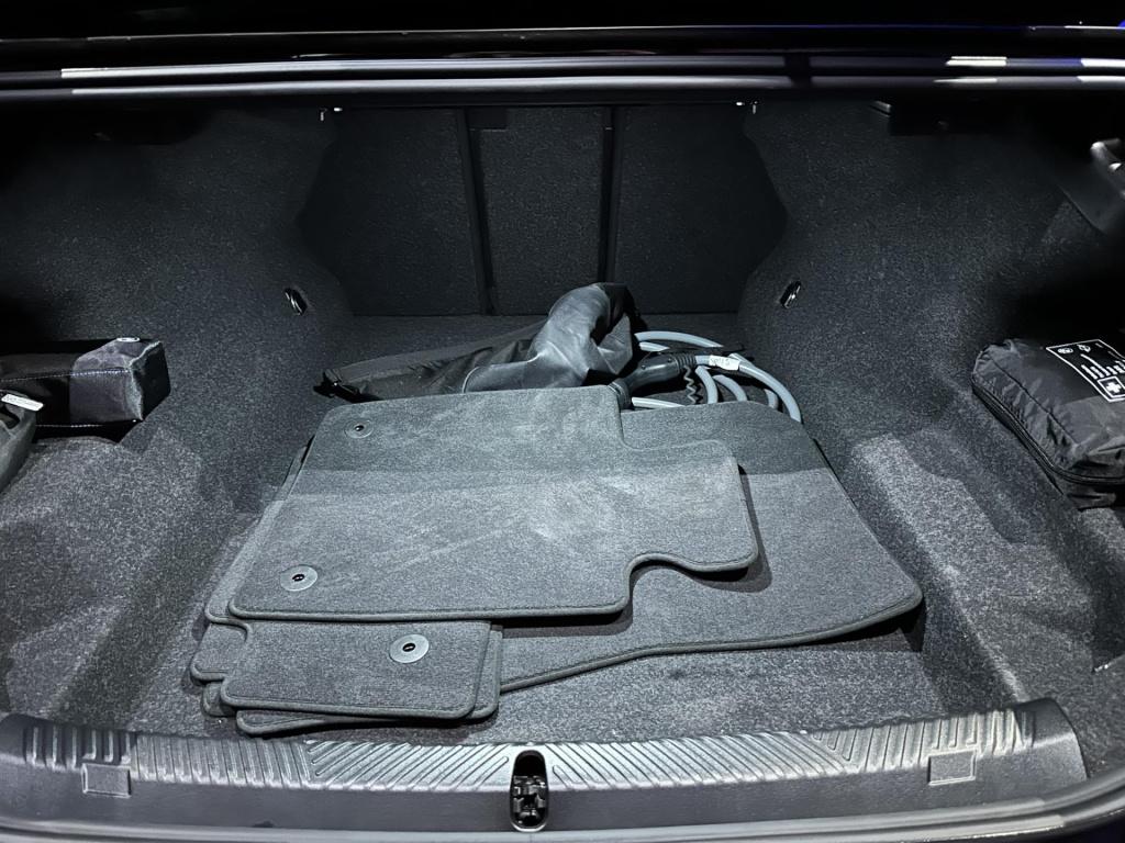 BMW M5 5-serie *limousine v8 m hybrid*carbon extr*b&w*alcantarahemel*nl-aut