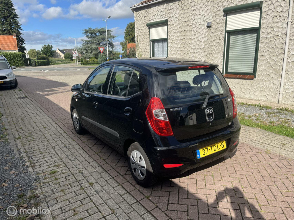 Hyundai I 10 1.1 i-drive in prijs verlaagd
