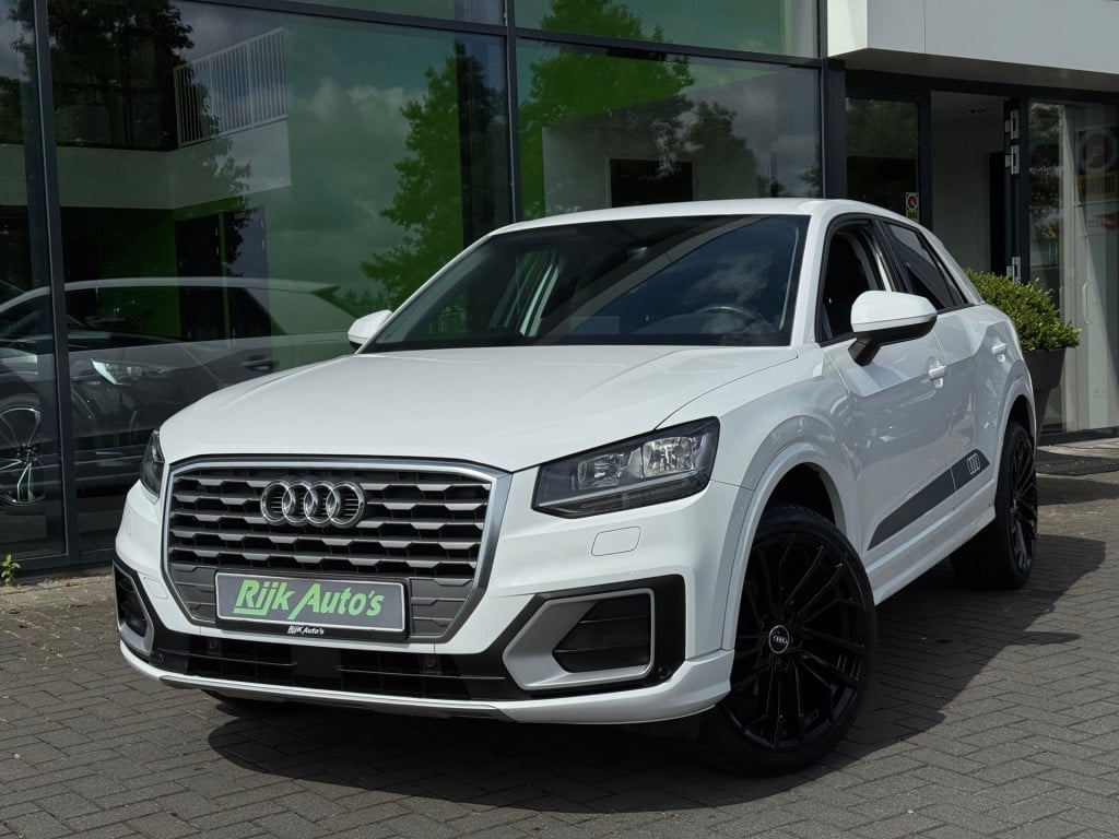 Audi Q2 30 tfsi sport * keyless * stoelverwarming * pdc 2x