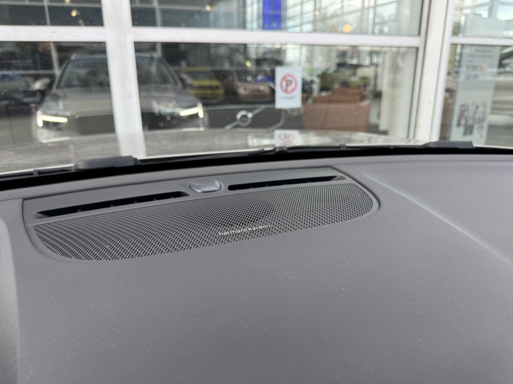 Volvo XC40 t5 262pk recharge ultimate bright| panodak| adap.cruise| leder|