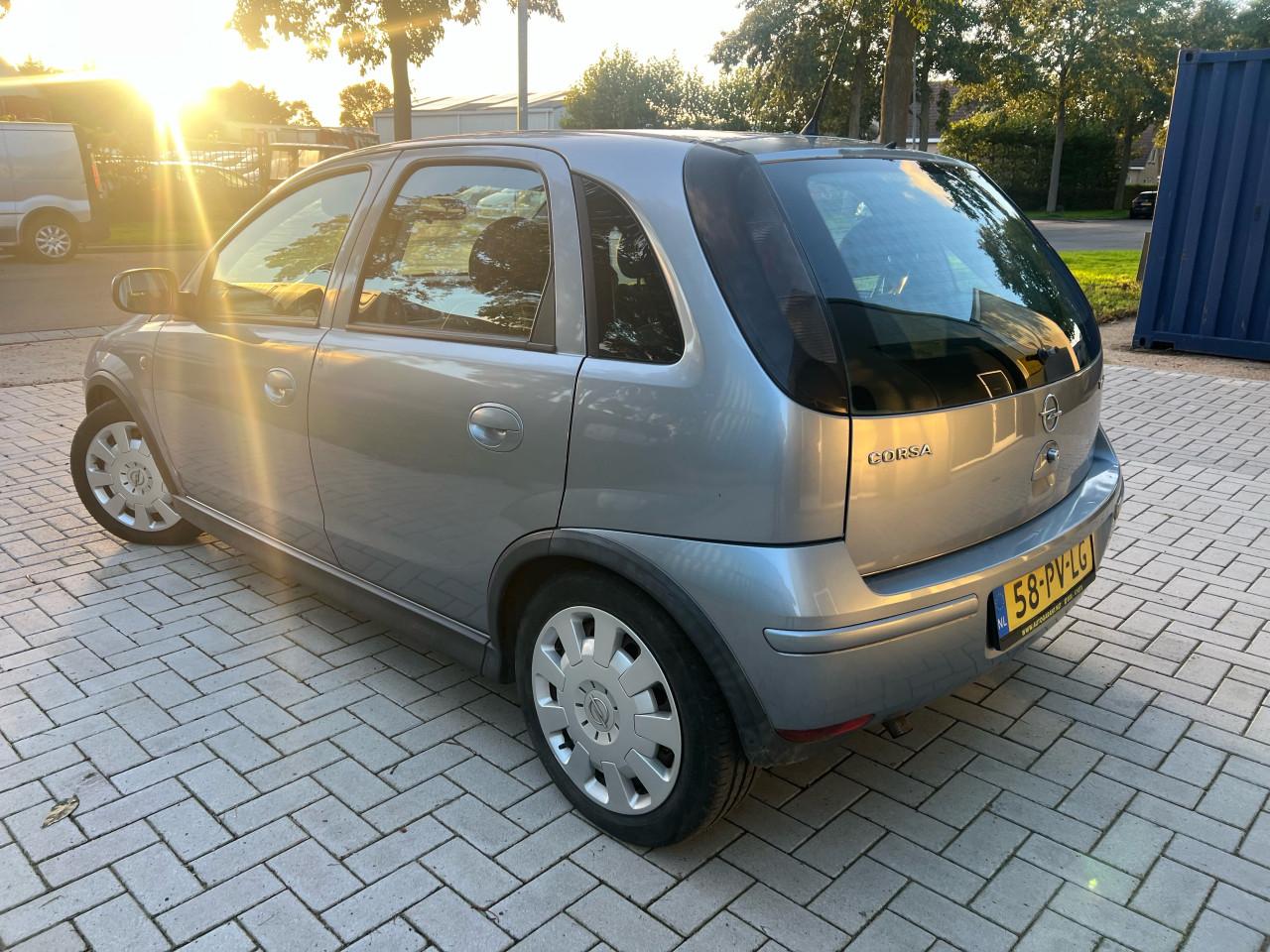 Opel Corsa 1.4-16V Cosmo 137.502KM Jaar Apk
